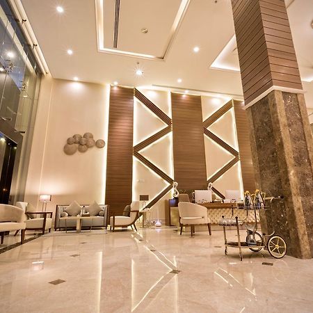 Ayam Lilian Aparthotel Бурайда Екстериор снимка