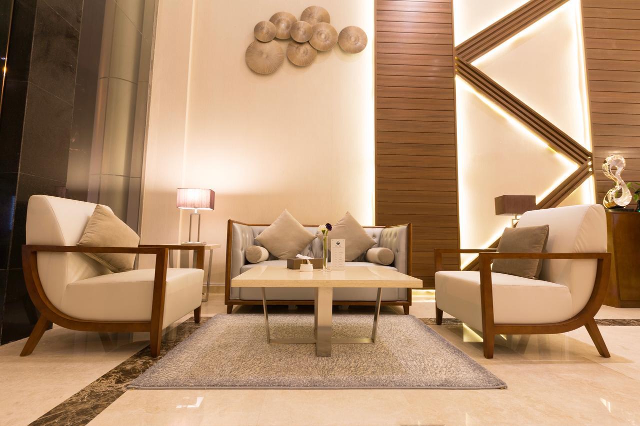 Ayam Lilian Aparthotel Бурайда Екстериор снимка