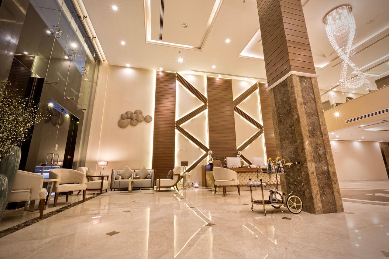 Ayam Lilian Aparthotel Бурайда Екстериор снимка